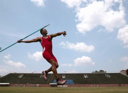 足彩网官网：国少冲刺期专注内部淬炼，婉拒多队邀约；上村主教练强调无需额外热身赛