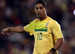 足彩网官网：巴西天才边锋引发中超抢购热潮 三支球队激烈角逐成都蓉城参与竞争转会费达八百万