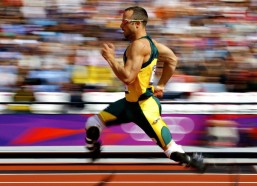 足彩网|美记爆料多支球队探询交易莫兰特可能性 灰熊总经理克莱曼一律回绝彰显核心地位