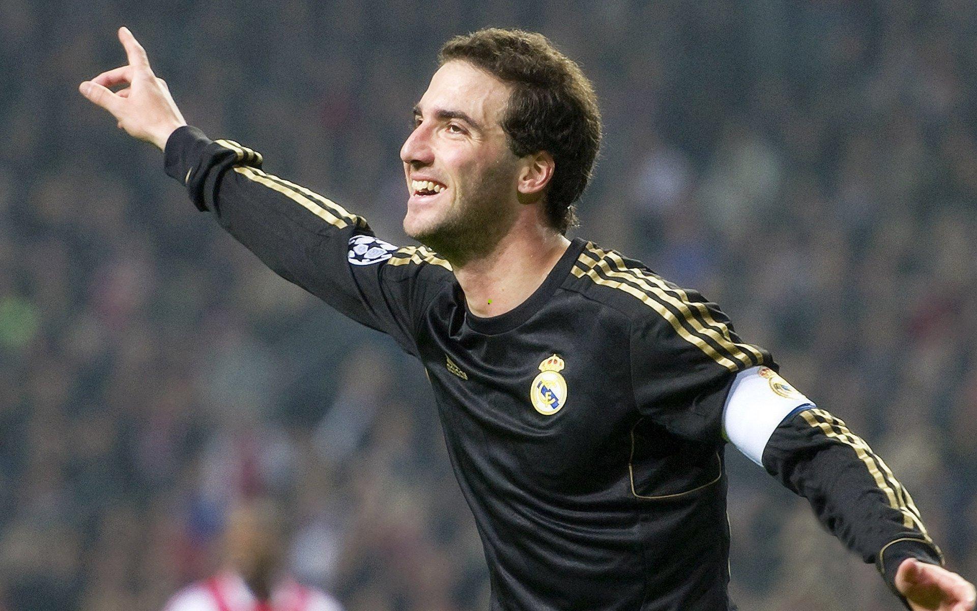 吉马良斯坦言卡塞米罗是职业生涯标杆 强调内马尔对巴西队不可或缺